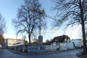 Erste Mauern für das neue Wohnhaus, wo bis 2016 noch das Stellinger Gemeindehaus stand.