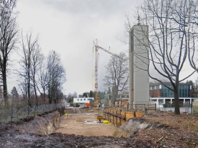Baugrube für das bbw-Wohnheim neben der Kreuzkirche am Wördemanns Weg