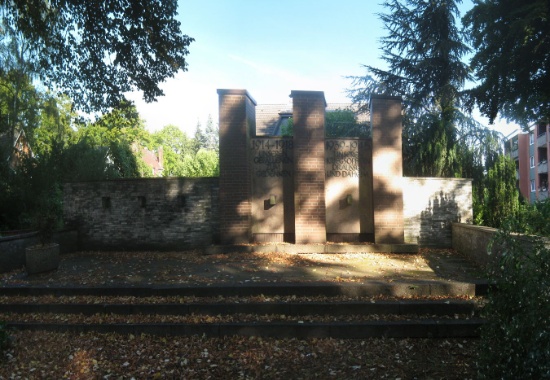 Mahnmal neben der Stellinger Kirche